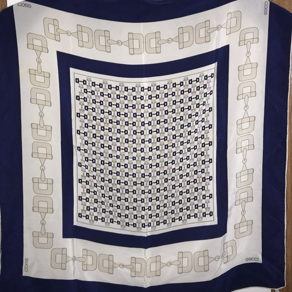 GUCCI Vintage Horse Bit Navy Tan Cream 100% Silk Scarf - Large - GORGEOUS 1970'S - Picture 1 of 13